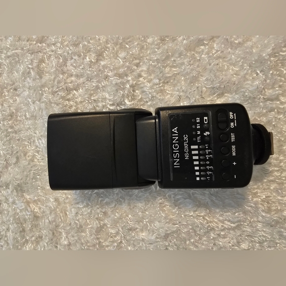 Insignia Black Camera Flash - Picture 1 of 9